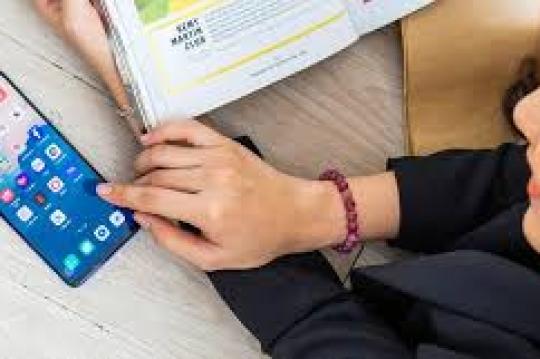 5G Rollout Accelerates: Next-Gen Connectivity Transforms Communication